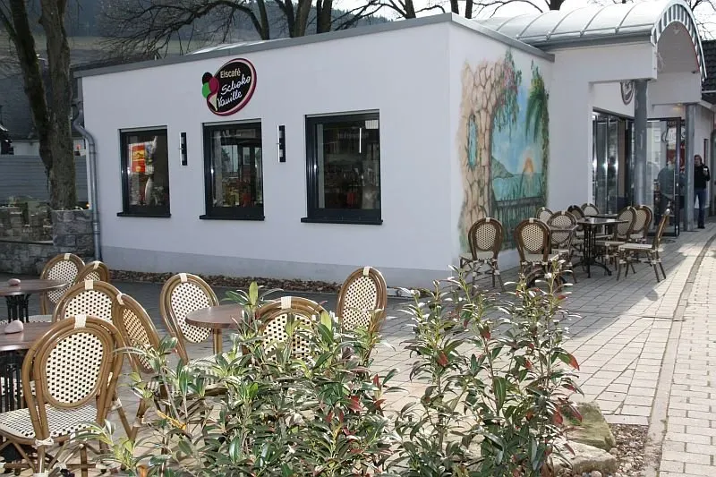 BookNoFees: Zmrzlina – Eiscafé Schoko-Vanille – Bestwig – Kaviareň s mrazenou zmrzlinou „Čokoláda-vanilka“, fotka 1