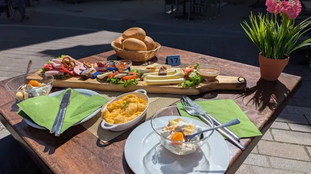 BookNoFees: Reštaurácia – Café Melange – Fröndenberg – Café Melange, fotka 3