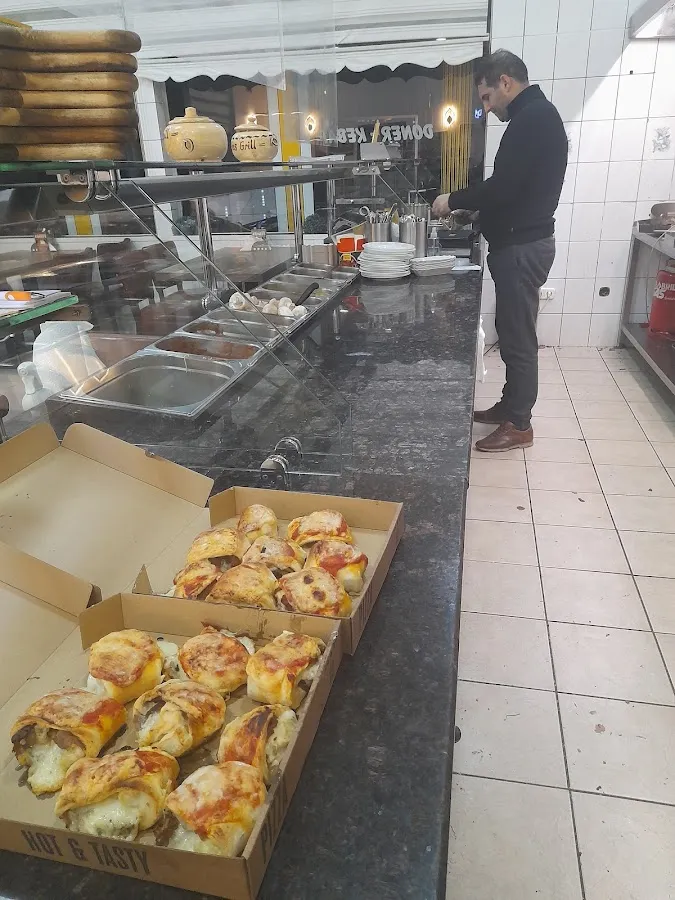 BookNoFees: Reštaurácia – Efes Grill Dönertaxi & Pizza – Bestwig – Efes Grill Dönertaxi & Pizza, fotka 1