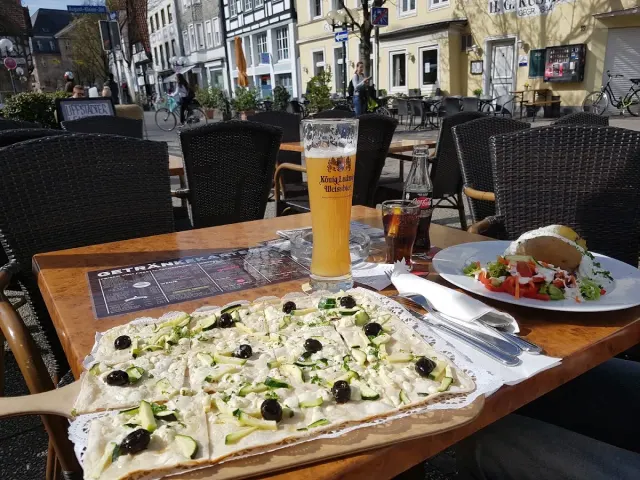 BookNoFees: Reštaurácia – Café Einstein – Lippstadt – Kaviareň Einstein, fotka 3