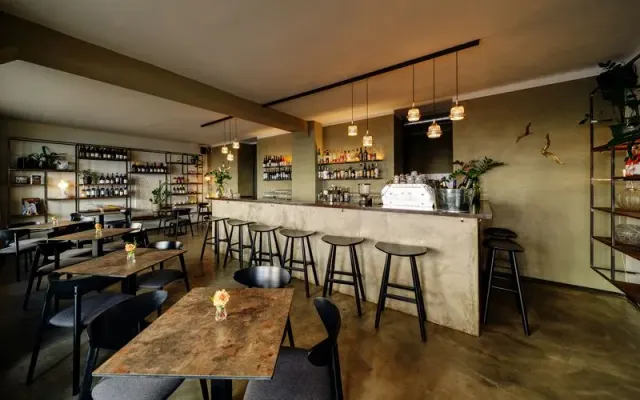 BookNoFees: Kaviareň – BOHO cafe & store – Prague – BOHO cafe & store, fotka 2