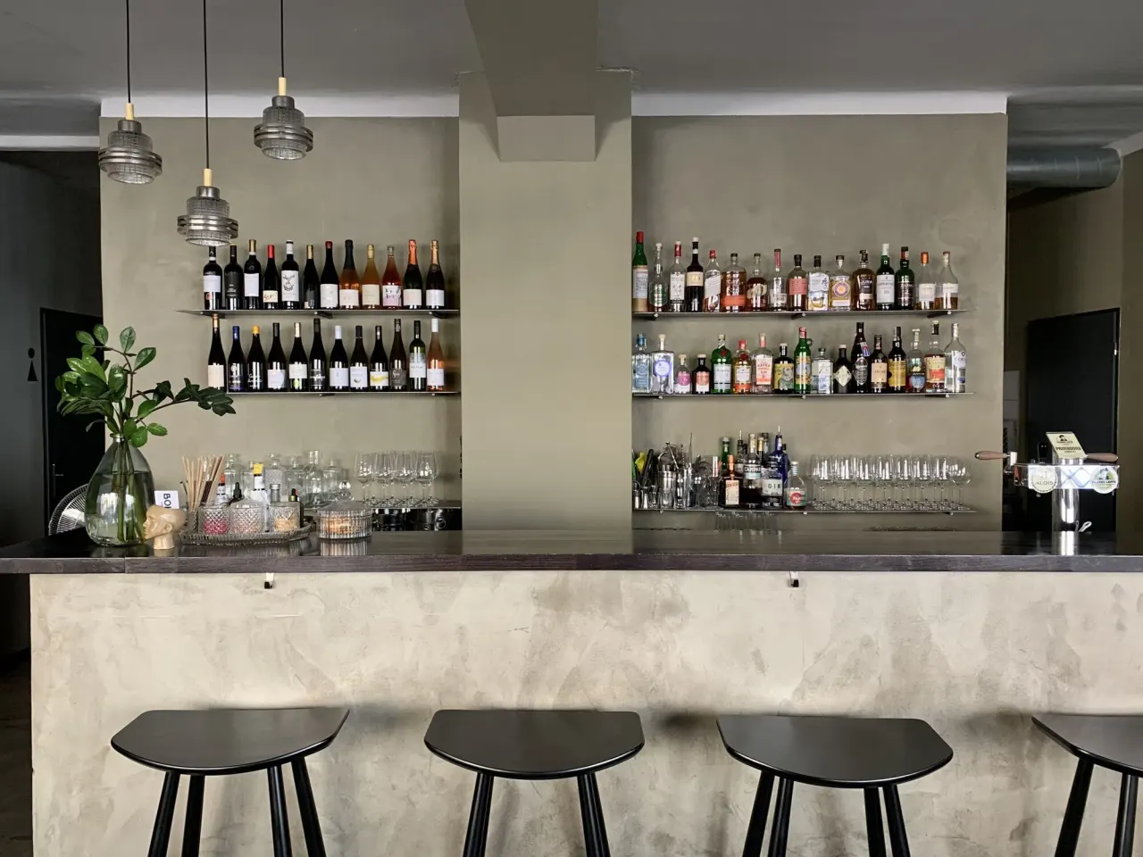BookNoFees: Kaviareň – BOHO cafe & store – Prague – BOHO cafe & store, fotka 1
