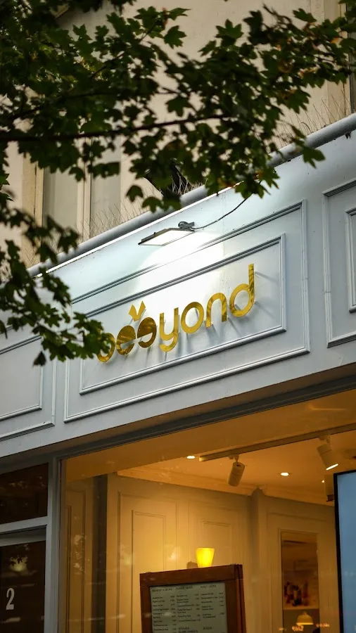 BookNoFees: Beeyond, London