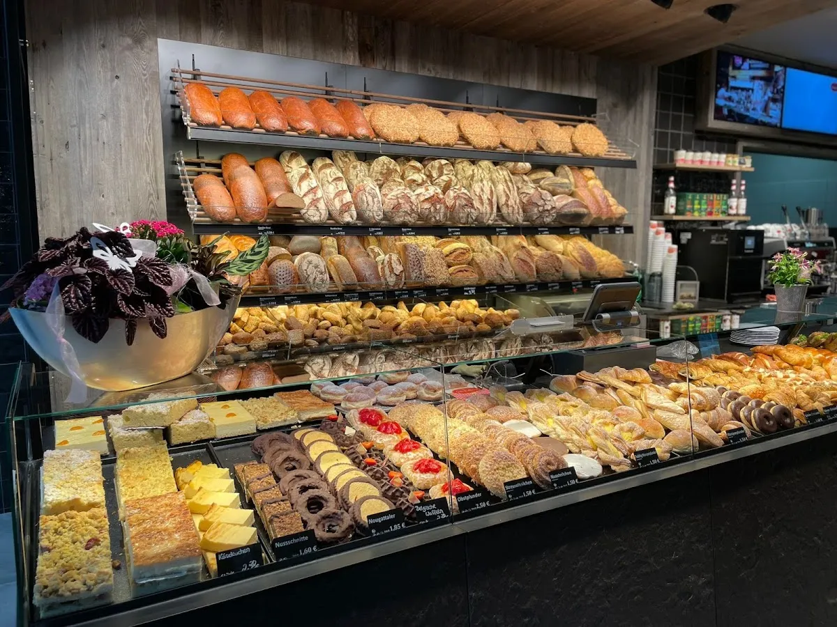 BookNoFees: Reštaurácia – Bäckerei Birkelbach – Bad Berleburg – Bäckerei Birkelbach, fotka 1