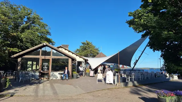 BookNoFees: Kaviareň – Cafe Ursula – Helsinki – Cafe Ursula, fotka 2