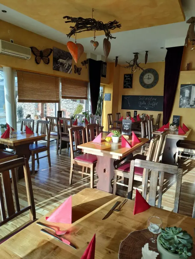 BookNoFees: Reštaurácia – Junkers Restaurant – Bad Sassendorf – Junkers Restaurant, fotka 2