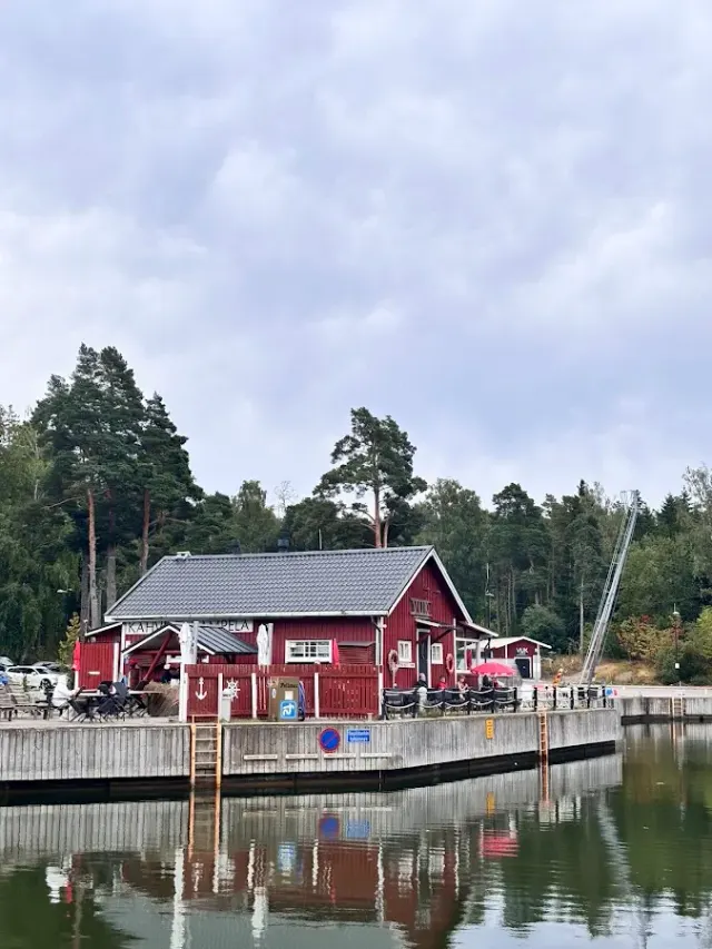 BookNoFees: Kaviareň – Kahvila Kampela – Helsinki – Kaviareň Kampela, fotka 3