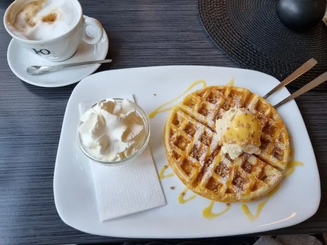 BookNoFees: Reštaurácia – Café & Bistro Am Brunnen – Fröndenberg – Café & Bistro Am Brunnen, fotka 3