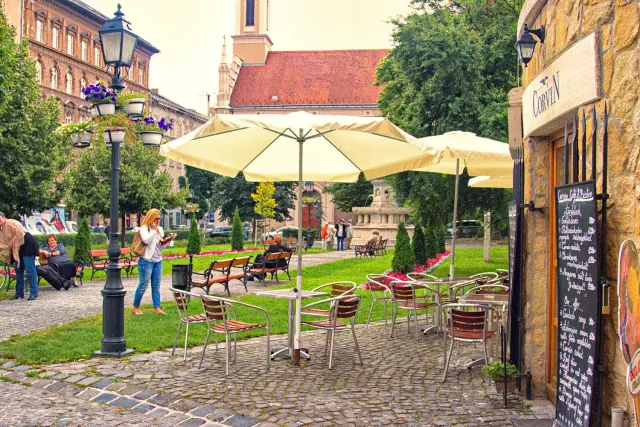 BookNoFees: Kaviareň – Corvin Kávézó – Budapest – Kaviareň Corvin, fotka 2