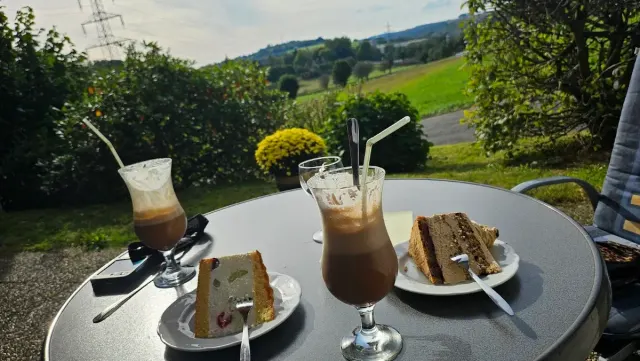 BookNoFees: Reštaurácia – Afflerbach Bauernhofcafe – Erndtebrück – Kaviareň na farme v Afflerbachu, fotka 2