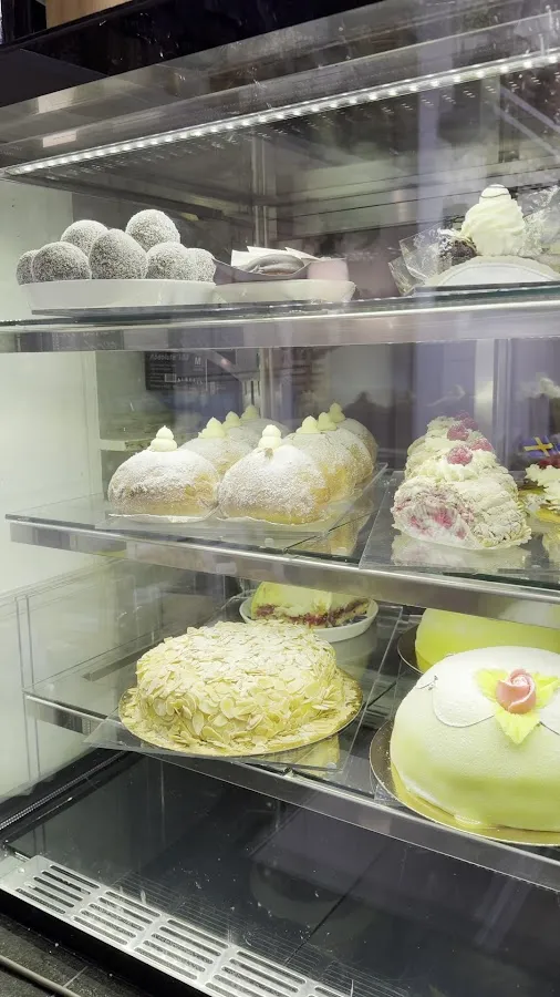 BookNoFees: Kaviareň – Bageriet – London – Pekáreň, fotka 3