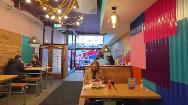 BookNoFees: Občerstvenie – Boojum – Dublin – Boojum, fotka 3