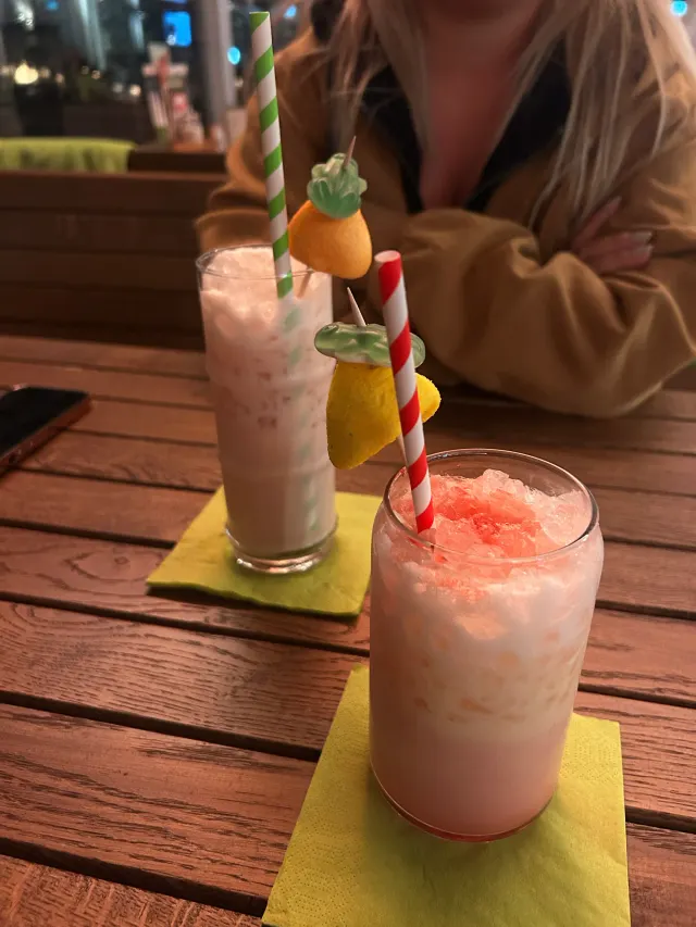 BookNoFees: Reštaurácia – R-Café Möhnesee – Möhnesee-Delecke – R-Café Möhnesee, fotka 3