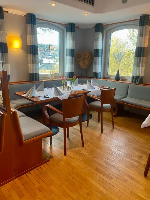 BookNoFees: Reštaurácia – Hotel-Restaurant Wilhelmshöhe – Neuenrade – Hotel a reštaurácia Wilhelmshöhe, fotka 3