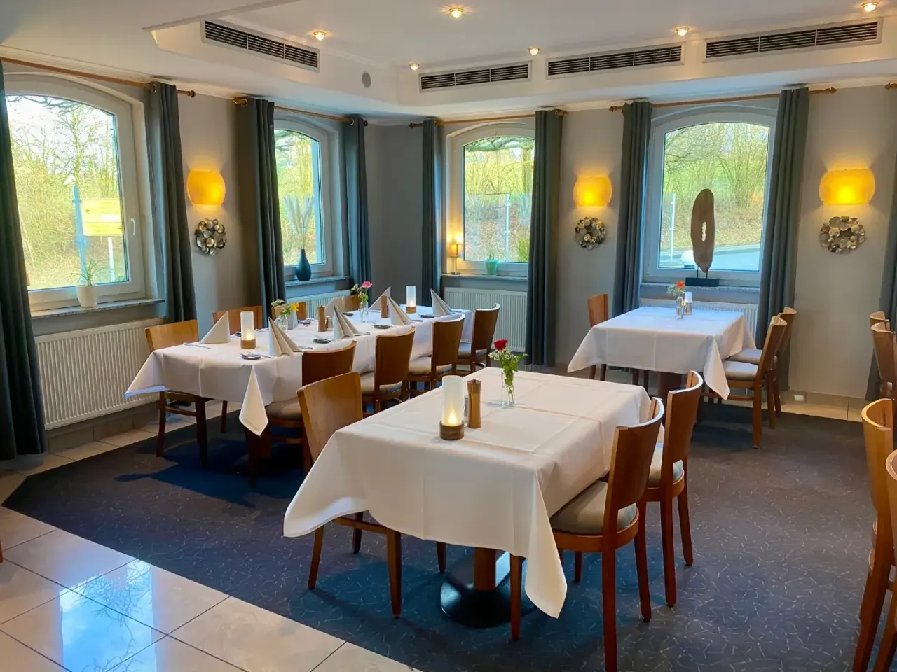 BookNoFees: Reštaurácia – Hotel-Restaurant Wilhelmshöhe – Neuenrade – Hotel a reštaurácia Wilhelmshöhe, fotka 1