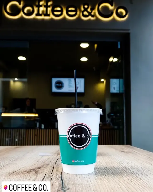 BookNoFees: Kaviareň – Coffee & Co. – Athens – Coffee & Co., fotka 2