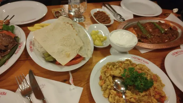 BookNoFees: Reštaurácia – Dürümcü Baba – Istanbul – Dürümcü Baba, fotka 3