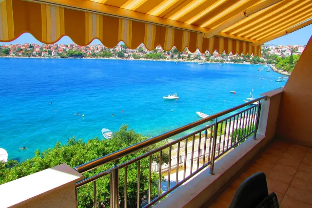 BookNoFees: Apartmán Miran s výhľadom na more – Trogir