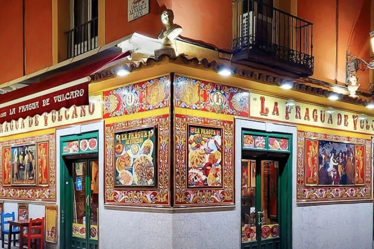 BookNoFees: Reštaurácia – Taberna Fragua de Vulcano – Madrid – Hospoda Fragua de Vulcano, fotka 1