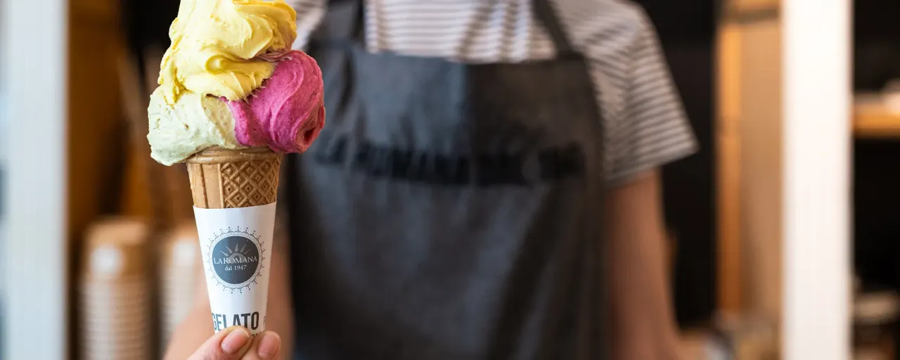 BookNoFees: Zmrzlina – Gelateria La Romana – Bucharest – Zmrzlináreň La Romana, fotka 1