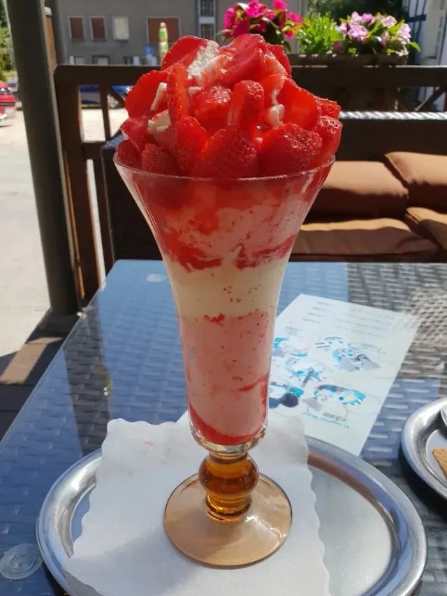 BookNoFees: Reštaurácia – Eiscafe La Tomina – Witten – Eiscafe La Tomina, fotka 2