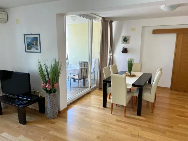 BookNoFees: Apartmán David – Biograd na Moru