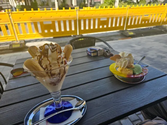 BookNoFees: Reštaurácia – Eiscafé Gelateria Italiana Boutique – Warstein – Eiscafé – Talianska zmrzlináreň Boutique, fotka 3