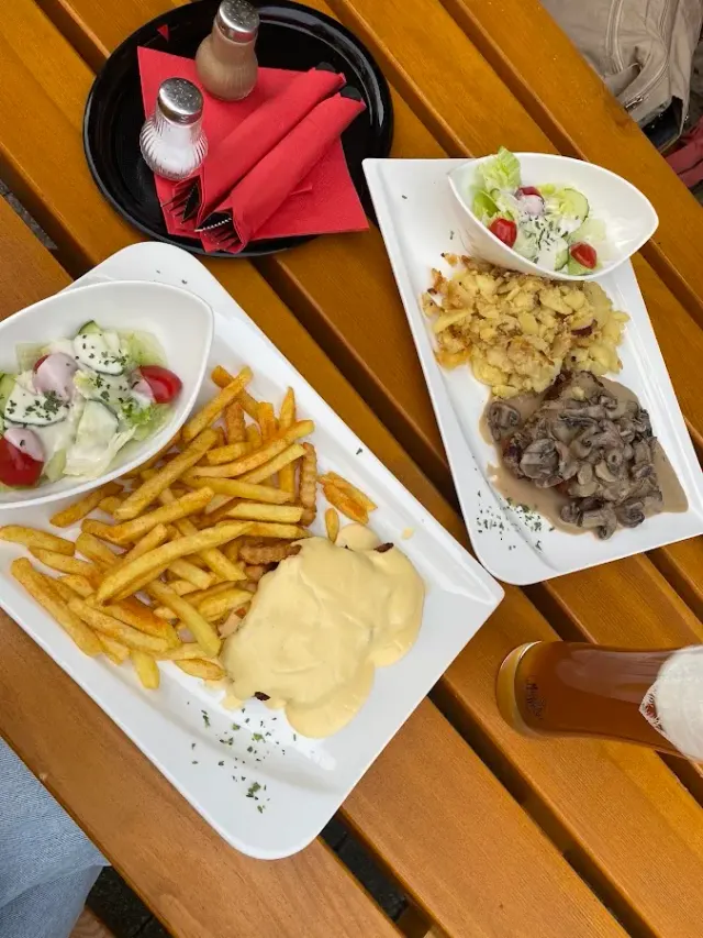 BookNoFees: Reštaurácia – Café zur Burg – Altena – Kaviareň pri hrade, fotka 3