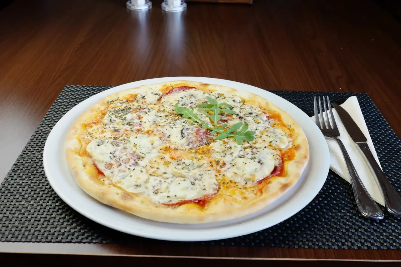 BookNoFees: Občerstvenie – Delicato Pizzeria & Dönerhaus – Arnsberg-Bruchhausen – Delicato – pizzeria a dönerová reštaurácia, fotka 1