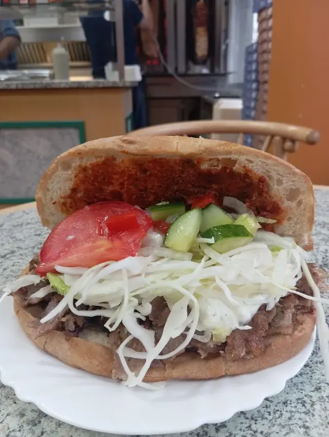 BookNoFees: Reštaurácia – Döner 2000 – Halver – Döner 2000, fotka 2