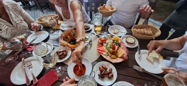 BookNoFees: Reštaurácia – Tapas-Bar Plettenberg – Plettenberg – Tapas bar Plettenberg, fotka 2