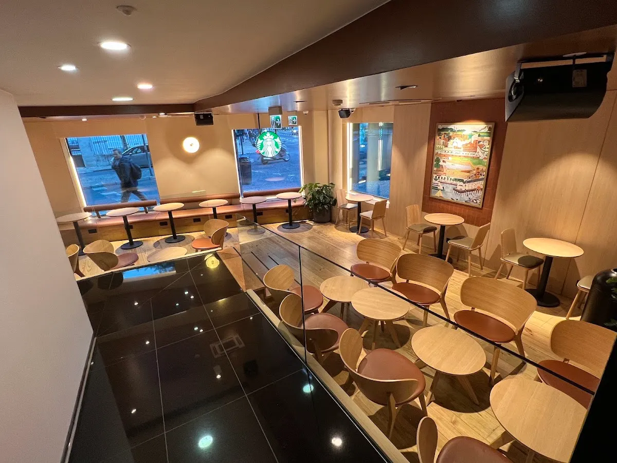 BookNoFees: Reštaurácia – Starbucks – Lisbon – Starbucks, fotka 1