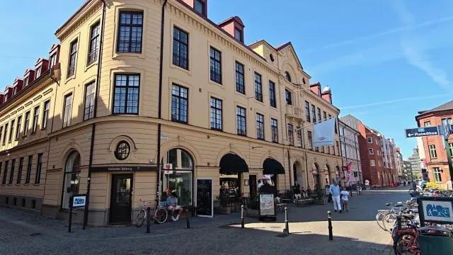 BookNoFees: Kaviareň – Babel Deli – Stockholm – Babel Deli, fotka 3