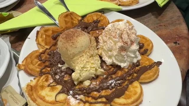 BookNoFees: Reštaurácia – Eiscafe San Remo – Lünen – Kaviareň San Remo, fotka 3