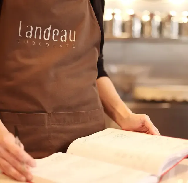 BookNoFees: Kaviareň – Landeau Chocolate – Lisbon – Čokoláda Landeau, fotka 3