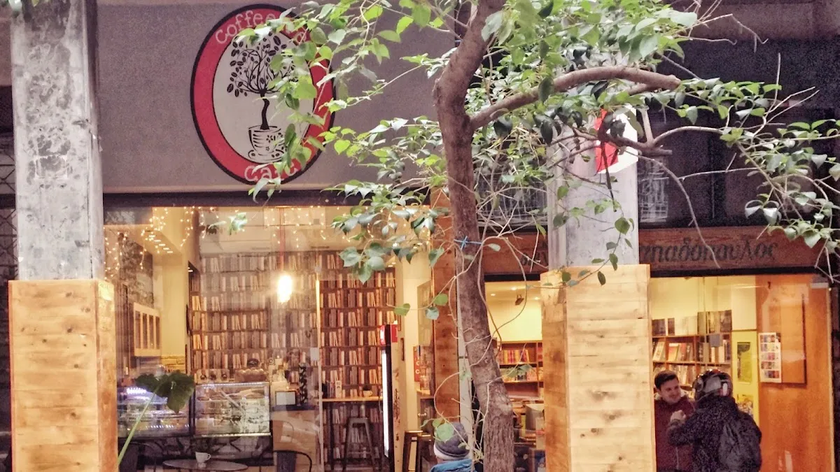 BookNoFees: Kaviareň – Coffee tree cafe – Athens – Kaviareň „Kávovník“, fotka 1