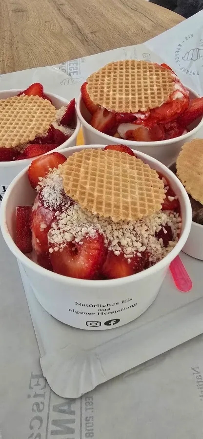 BookNoFees: Reštaurácia – Eiscafé Milanese – Schwerte – Eiscafé Milanese, fotka 2