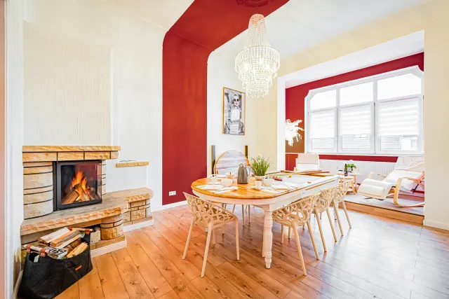 BookNoFees: Priestranný byt v historickej budove s rozlohou 145 m², 4 spálňami a 1 súkromným parkoviskom v Magdeburgu – Magdeburg