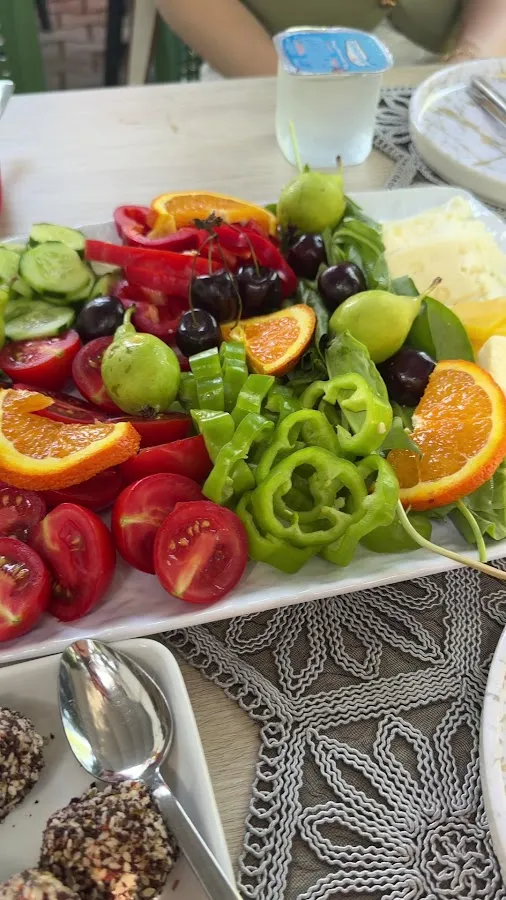 BookNoFees: Reštaurácia – Doğa Cafe Restaurant - Alev Hanım'ın Mutfağı – Istanbul – Reštaurácia Doğa Cafe – Kuchyne pani Alev, fotka 3
