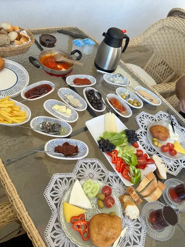 BookNoFees: Reštaurácia – Doğa Cafe Restaurant - Alev Hanım'ın Mutfağı – Istanbul – Reštaurácia Doğa Cafe – Kuchyne pani Alev, fotka 2