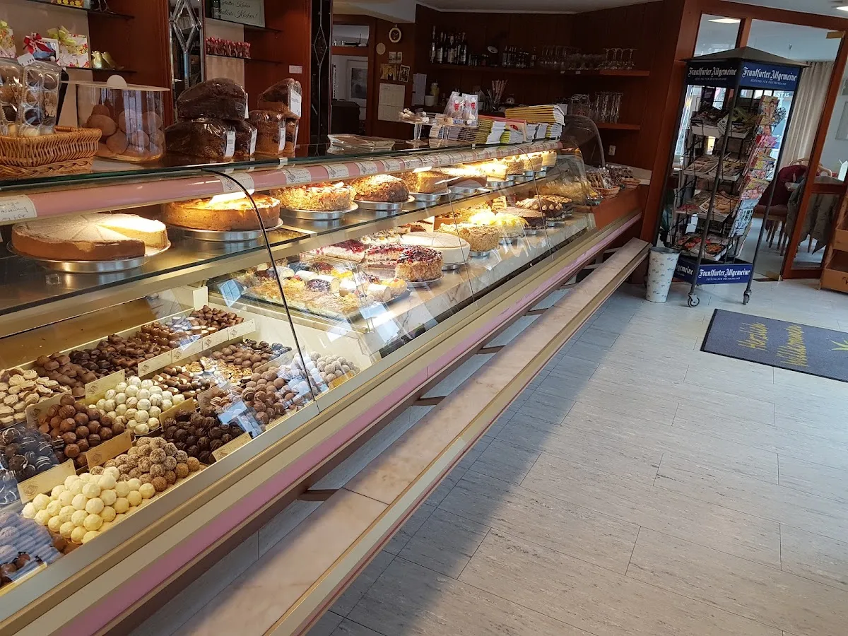 BookNoFees: Reštaurácia – Café und Konditorei Matthias König – Schmallenberg – Kaviareň a cukráreň Matthias König, fotka 1