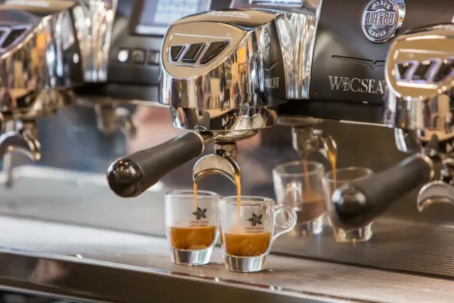 BookNoFees: Kaviareň – Coffee Island – Athens – Kávový ostrov, fotka 2