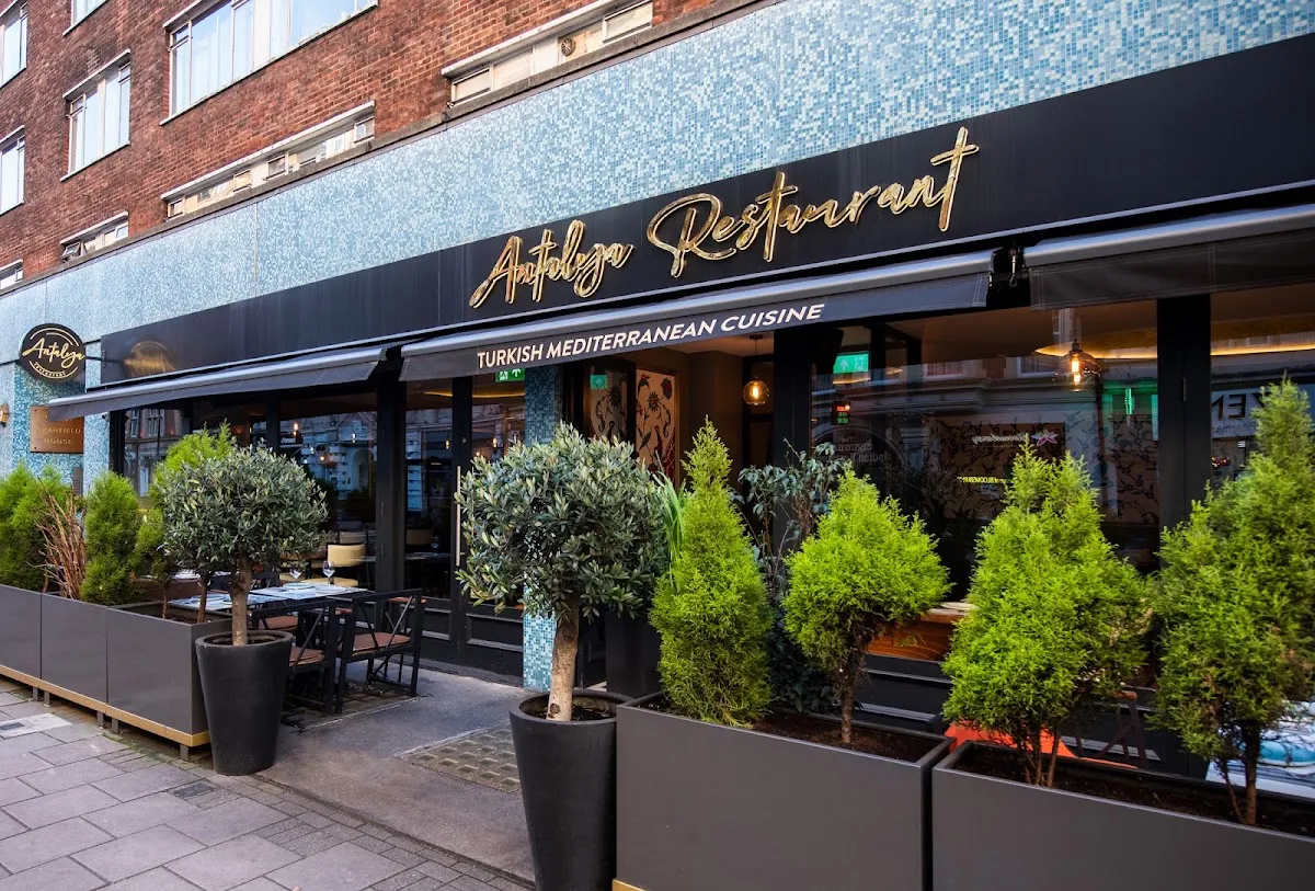 BookNoFees: Reštaurácia – Antalya Restaurant – London – Reštaurácia v Antalyi, fotka 1