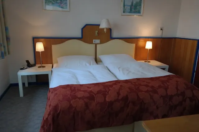 BookNoFees: Reštaurácia – Kautz Hotel Gasthaus – Kamen – Kautz Hotel a hostinec, fotka 3