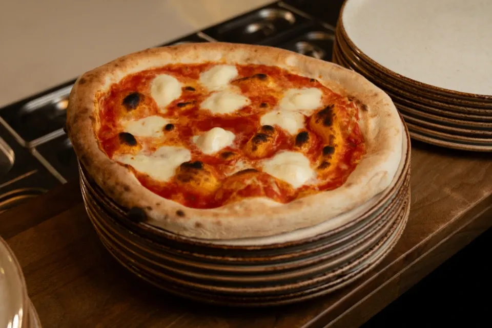 BookNoFees: Reštaurácia – Piccolo Mondo pizzeria – Prague – Pizzeria Piccolo Mondo, fotka 1