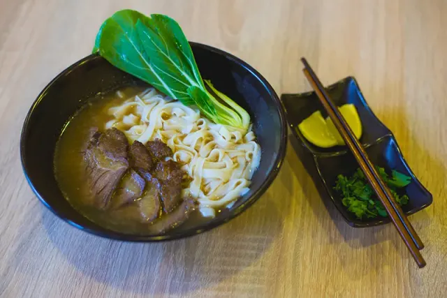 BookNoFees: Občerstvenie – Flour Style Wok Bar – Budapest – Flour Style Wok Bar, fotka 3