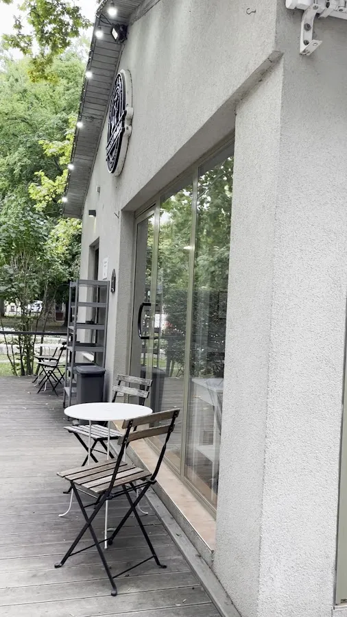 BookNoFees: Kaviareň – Domček Medická – Bratislava – Domček Medická, fotka 3