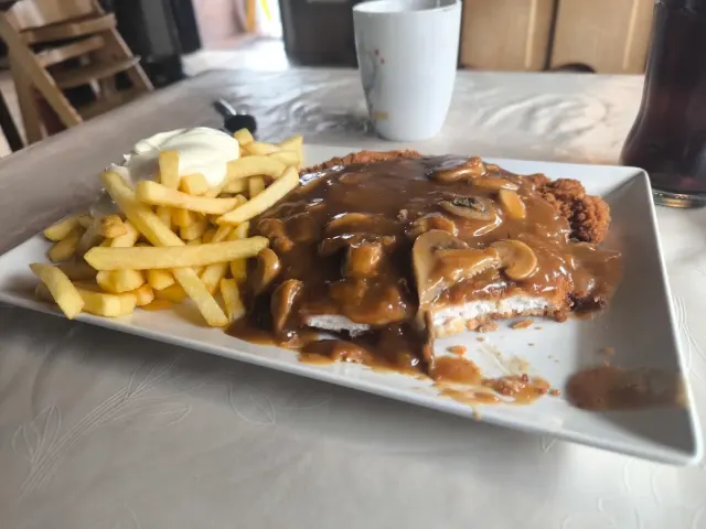 BookNoFees: Reštaurácia – Eichengrill & Bierpub – Datteln – Dubový gril a piváreň, fotka 3