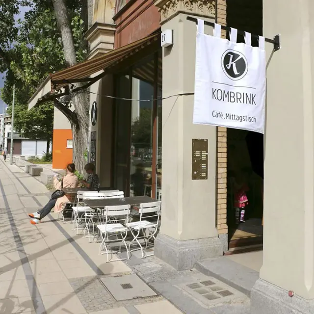 BookNoFees: Kaviareň – Kombrink – Berlin – Kombrinck, fotka 2