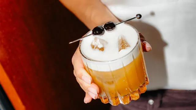 BookNoFees: Kaviareň – ELA Restobar – Amsterdam – ELA Restobar, fotka 3
